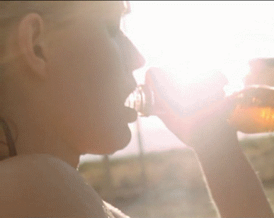 Elizabeth-Shue-Leaving-Las-Vegas-nude-tits.gif