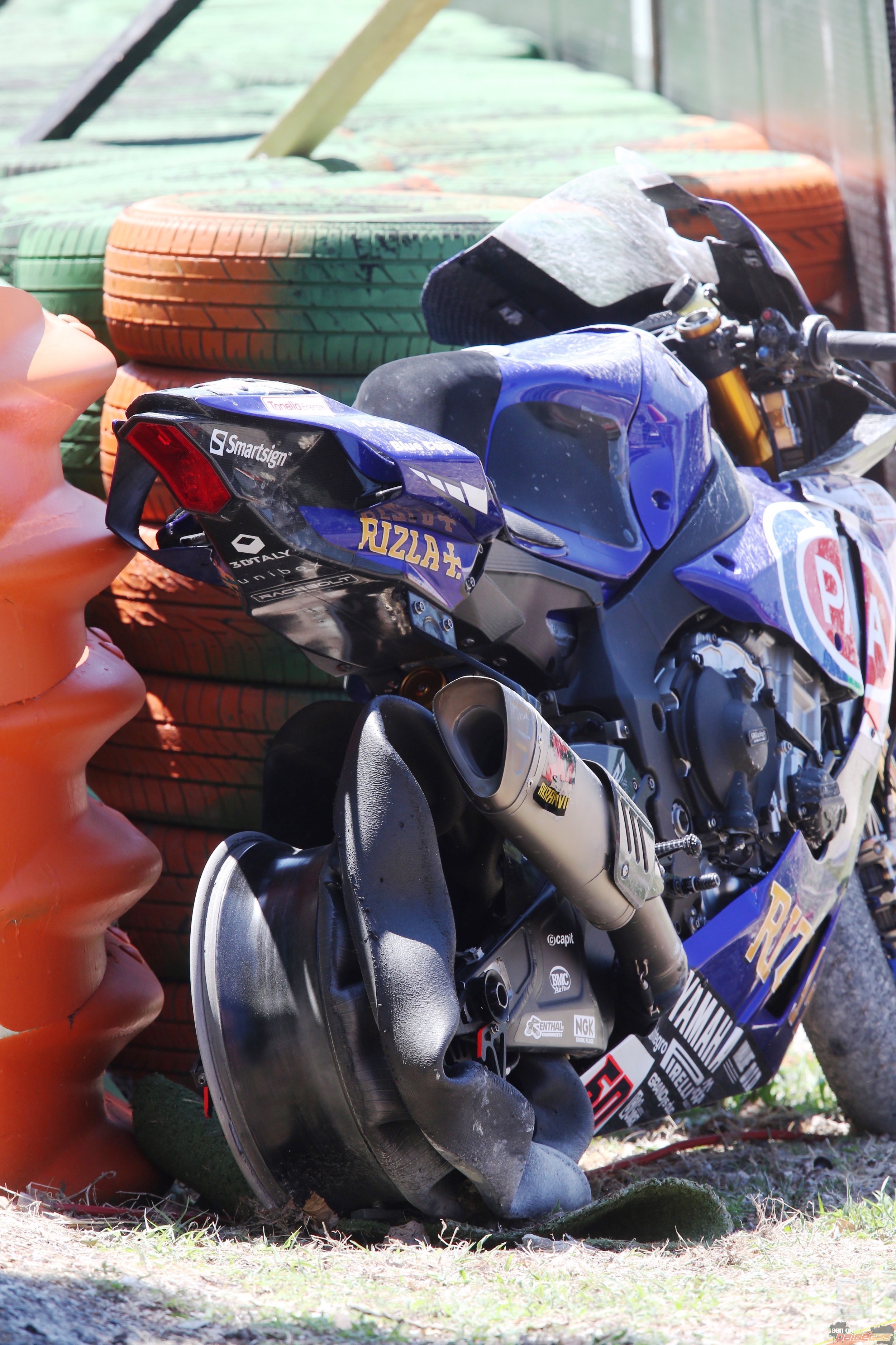 Van der Mark CRASH Misano FOTOSEQUENZA DaiDeGas Forum Van der Mark CRASH Misano FOTOSEQUENZA DaiDeGas Forum