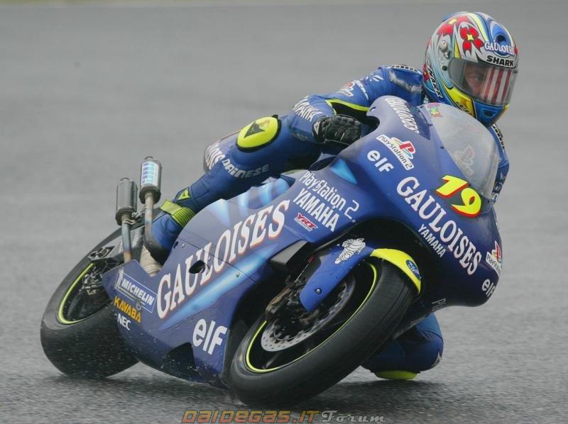 MOTO YAMAHA YZR 500 Olivier Jacque 2001 TEAM GAULOISE 1/12 Minichamps 122016319