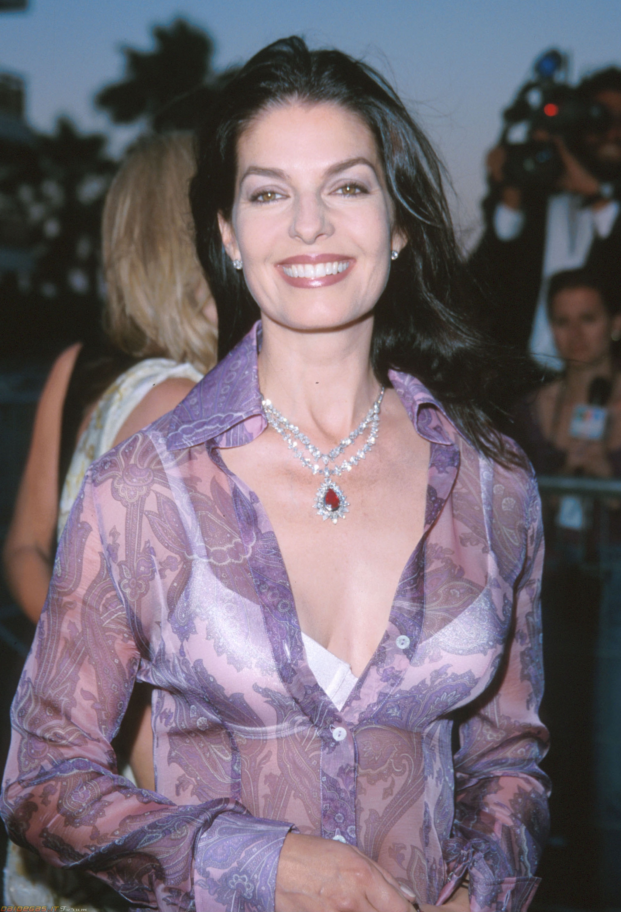 sela ward sexy reggiseno hot.