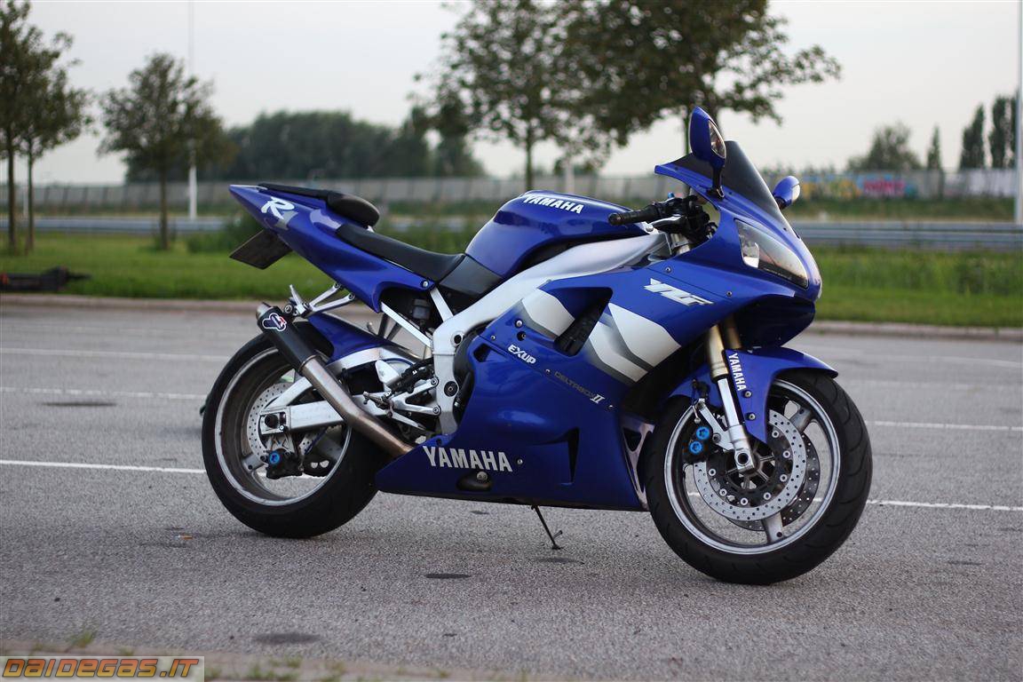 Ямаха 2001 года. Yamaha YZF-r1 2001. Yamaha YZF r1 1998. Yamaha YZF r1 1999. Yamaha YZF-r1 2000.