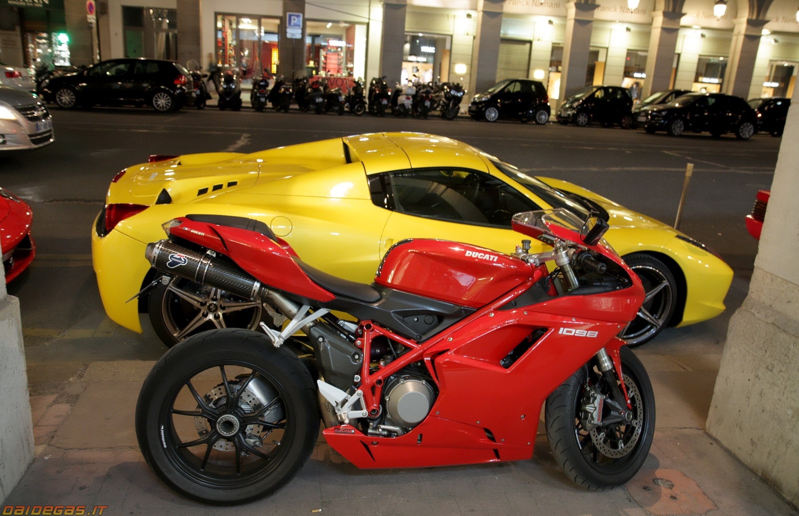 Ducati 1098 Р¶С‘Р»С‚С‹Р№