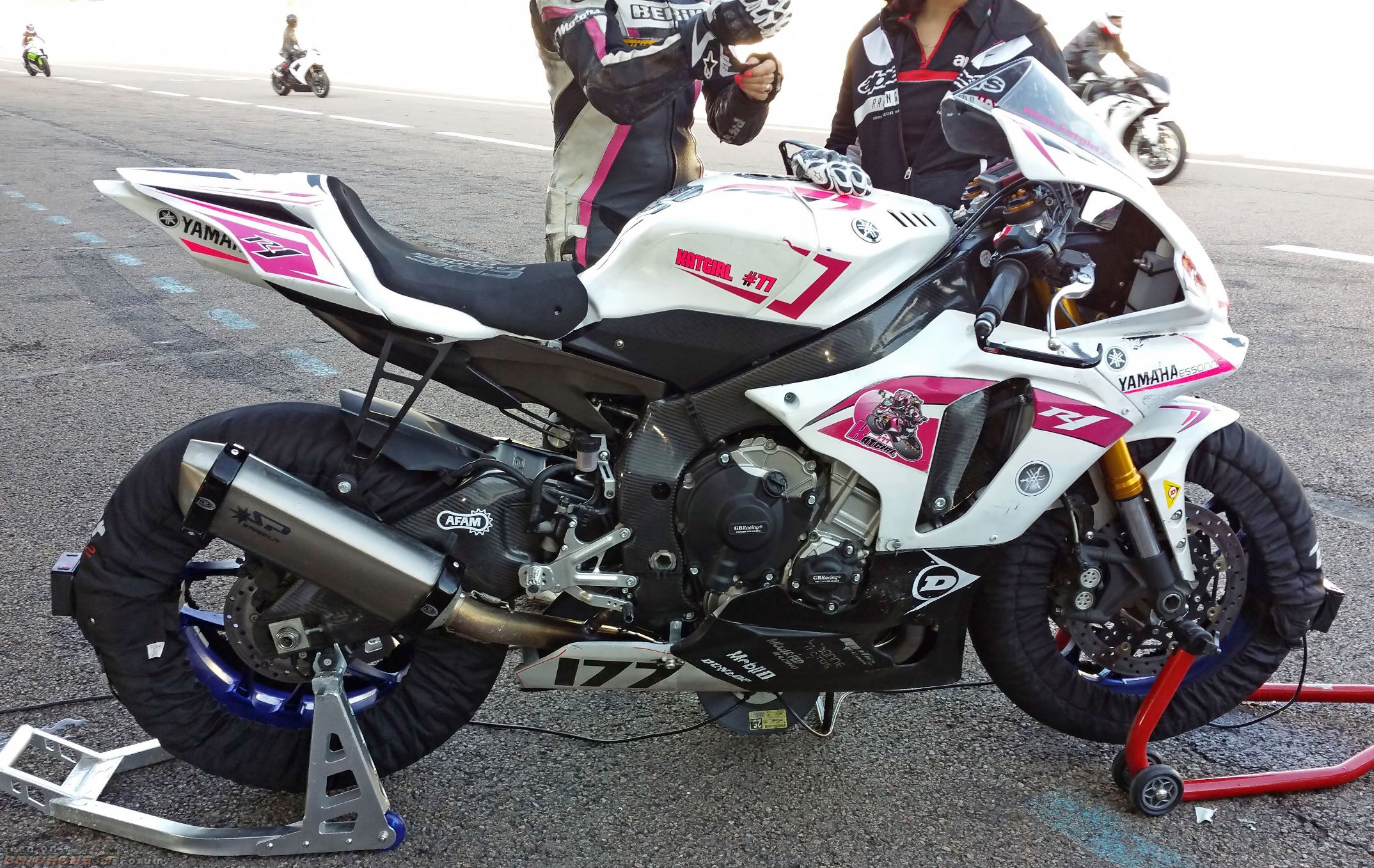 2015 Yamaha R1 R1M colorazioni particolari - DaiDeGas Forum