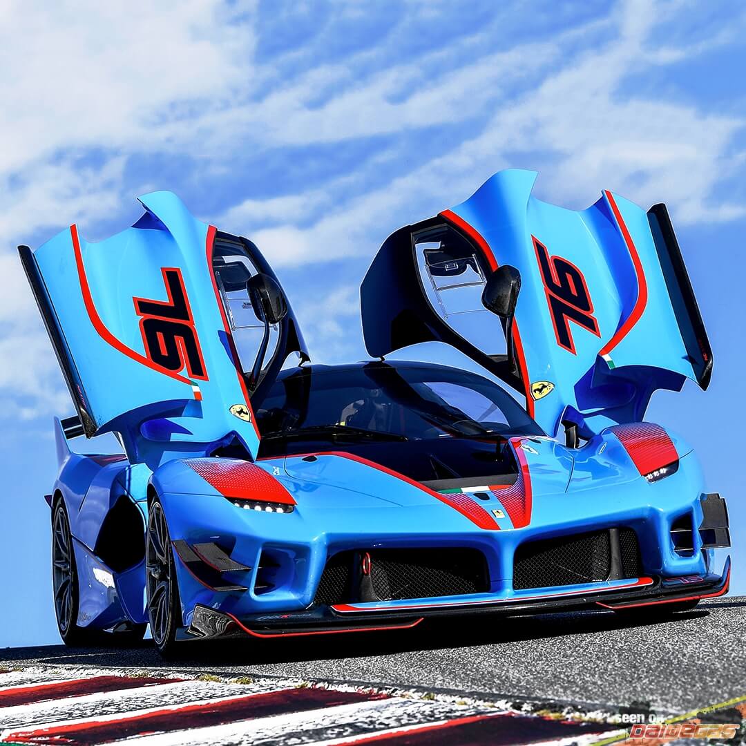 Ferrari FXX синяя